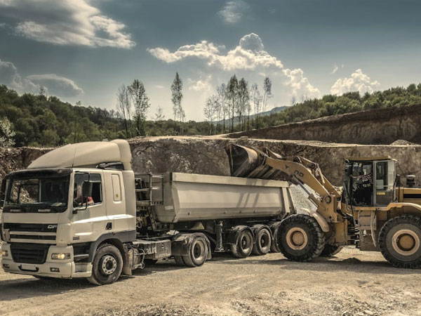 2024年2月份，我國(guó)重卡市場(chǎng)銷量5.3萬(wàn)輛左右 